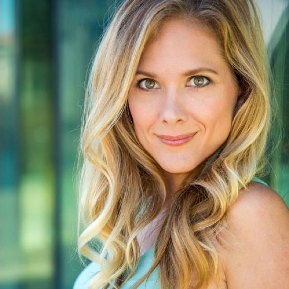 Meet your Posher, Emily - Picture 1 of 7